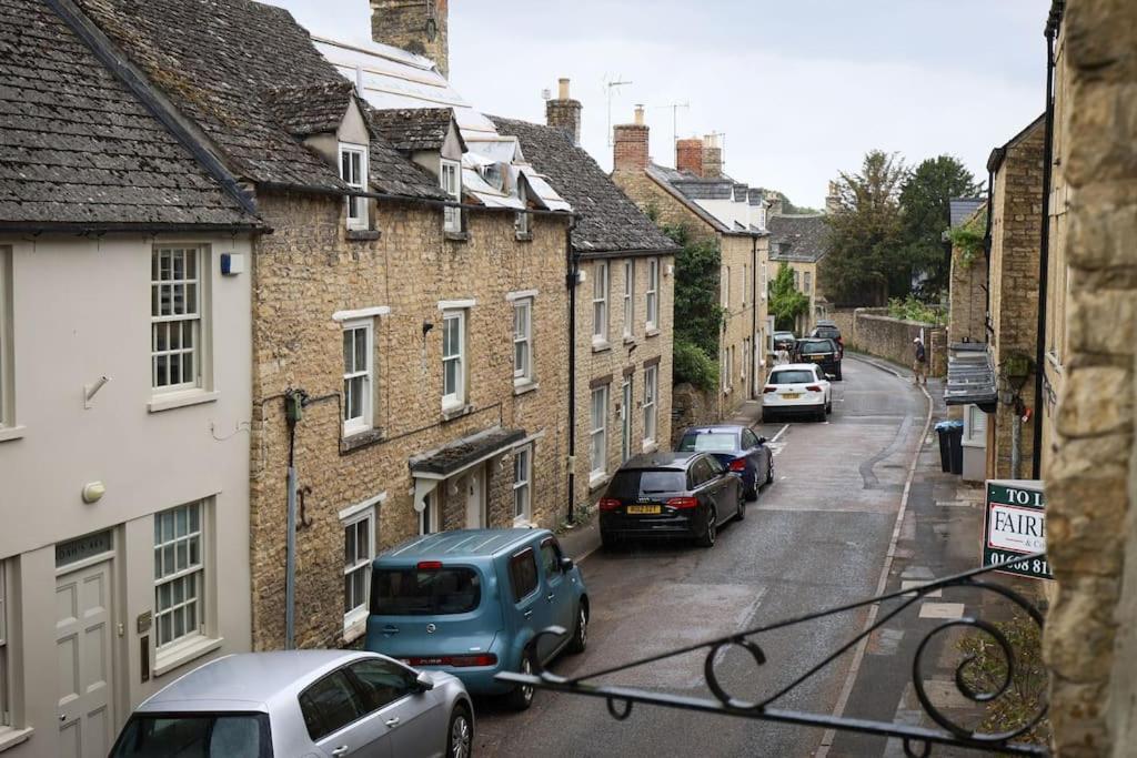 Spacious 1-Bed Apartment With Super King Or Twin In Central Charlbury, Cotswolds ภายนอก รูปภาพ