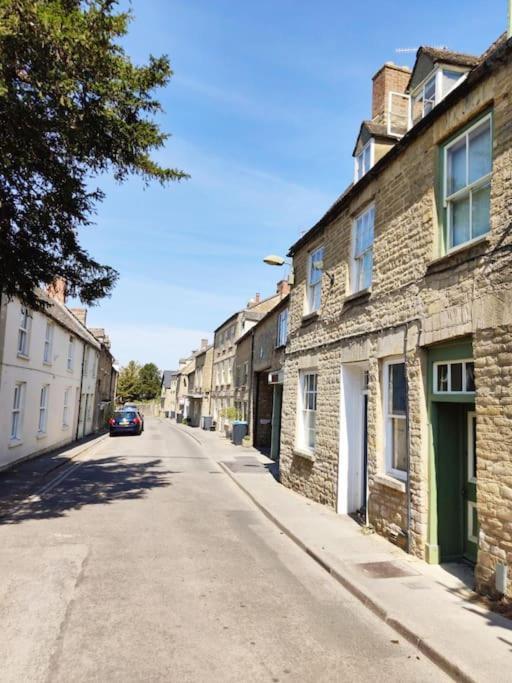 Spacious 1-Bed Apartment With Super King Or Twin In Central Charlbury, Cotswolds ภายนอก รูปภาพ