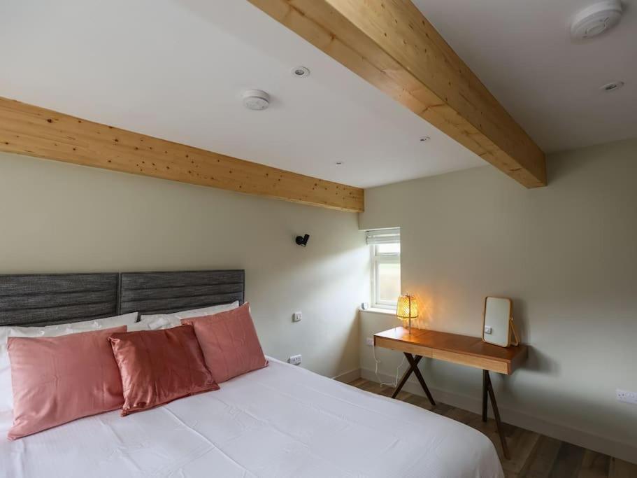 Spacious 1-Bed Apartment With Super King Or Twin In Central Charlbury, Cotswolds ภายนอก รูปภาพ