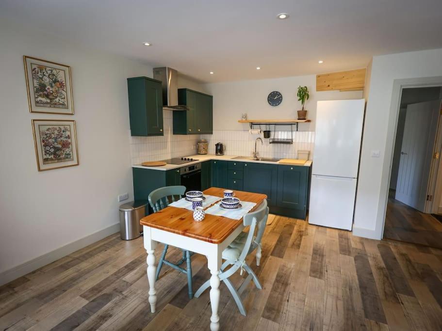 Spacious 1-Bed Apartment With Super King Or Twin In Central Charlbury, Cotswolds ภายนอก รูปภาพ